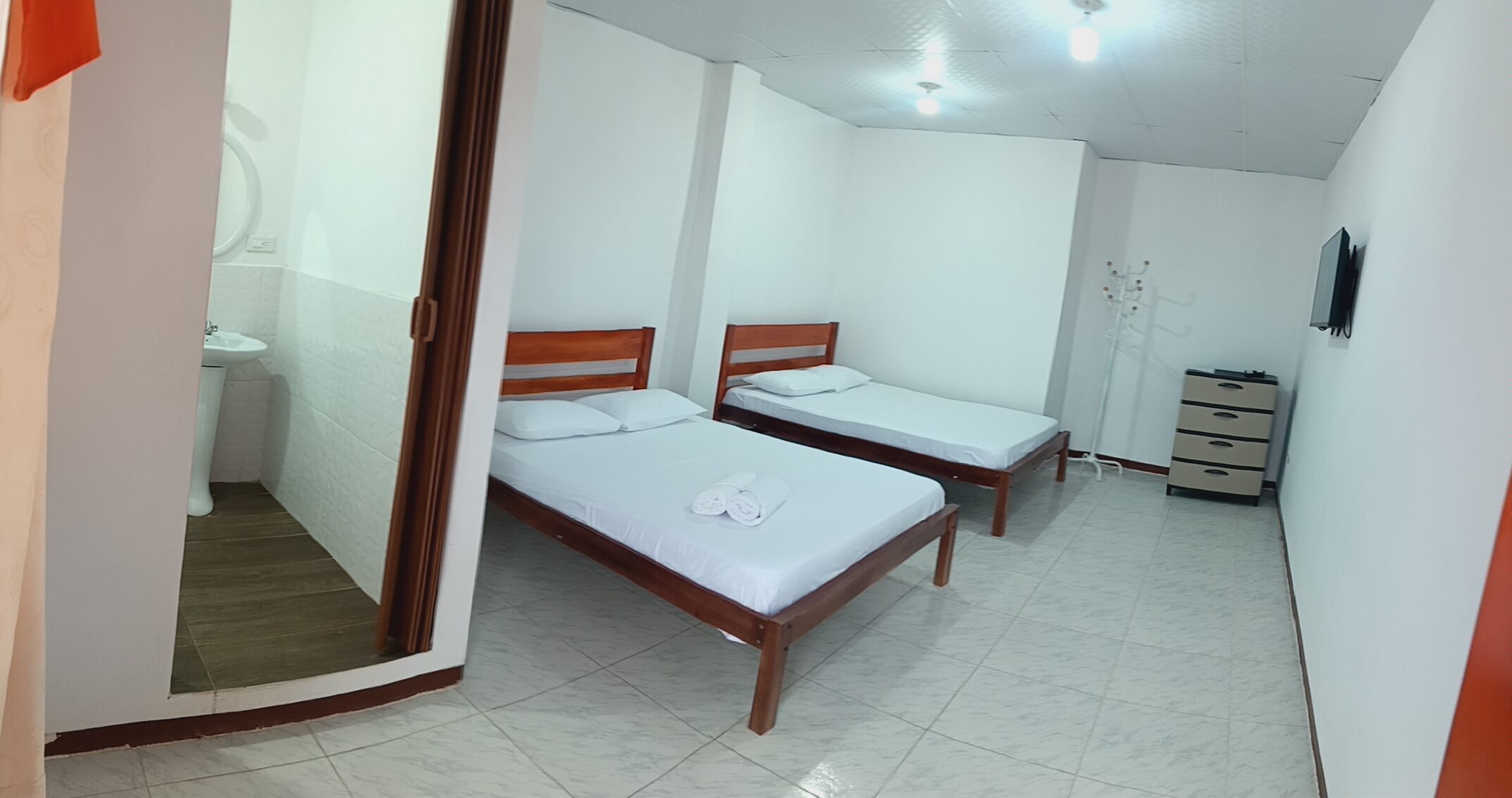 Habitación #2 (Primer piso alto)