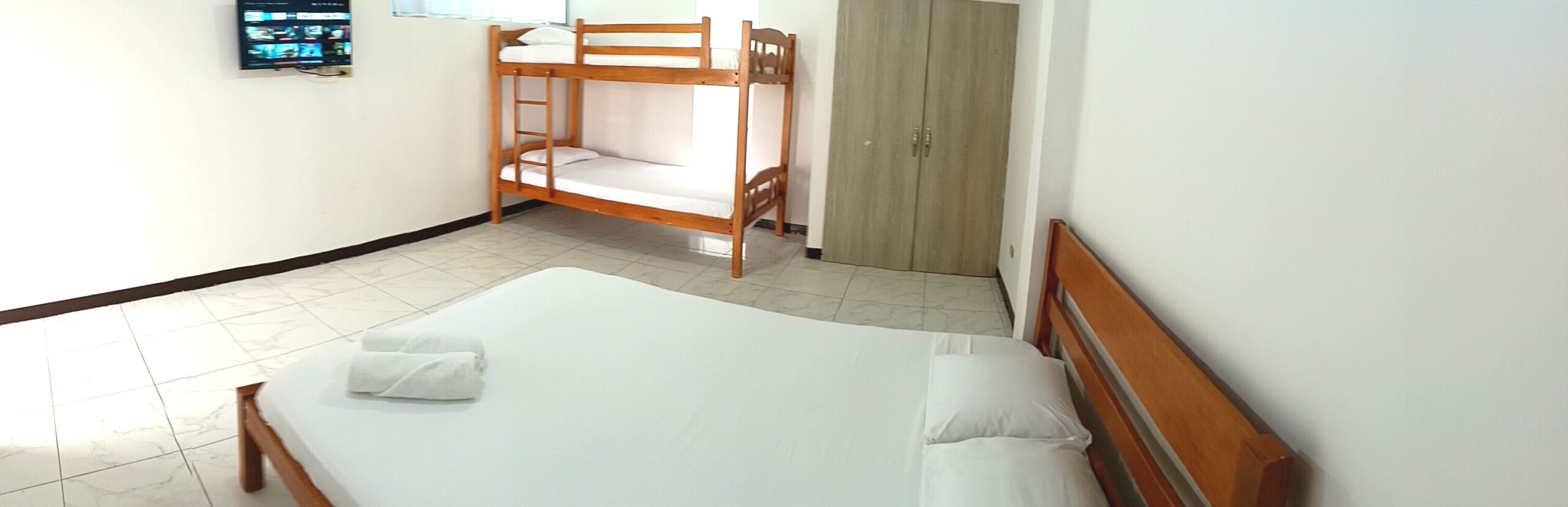 Habitación #4 (segundo piso alto)